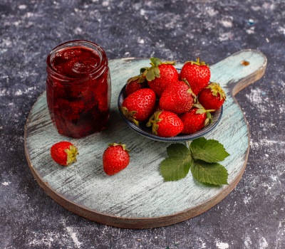 طرز تهیه مربای توت فرنگی