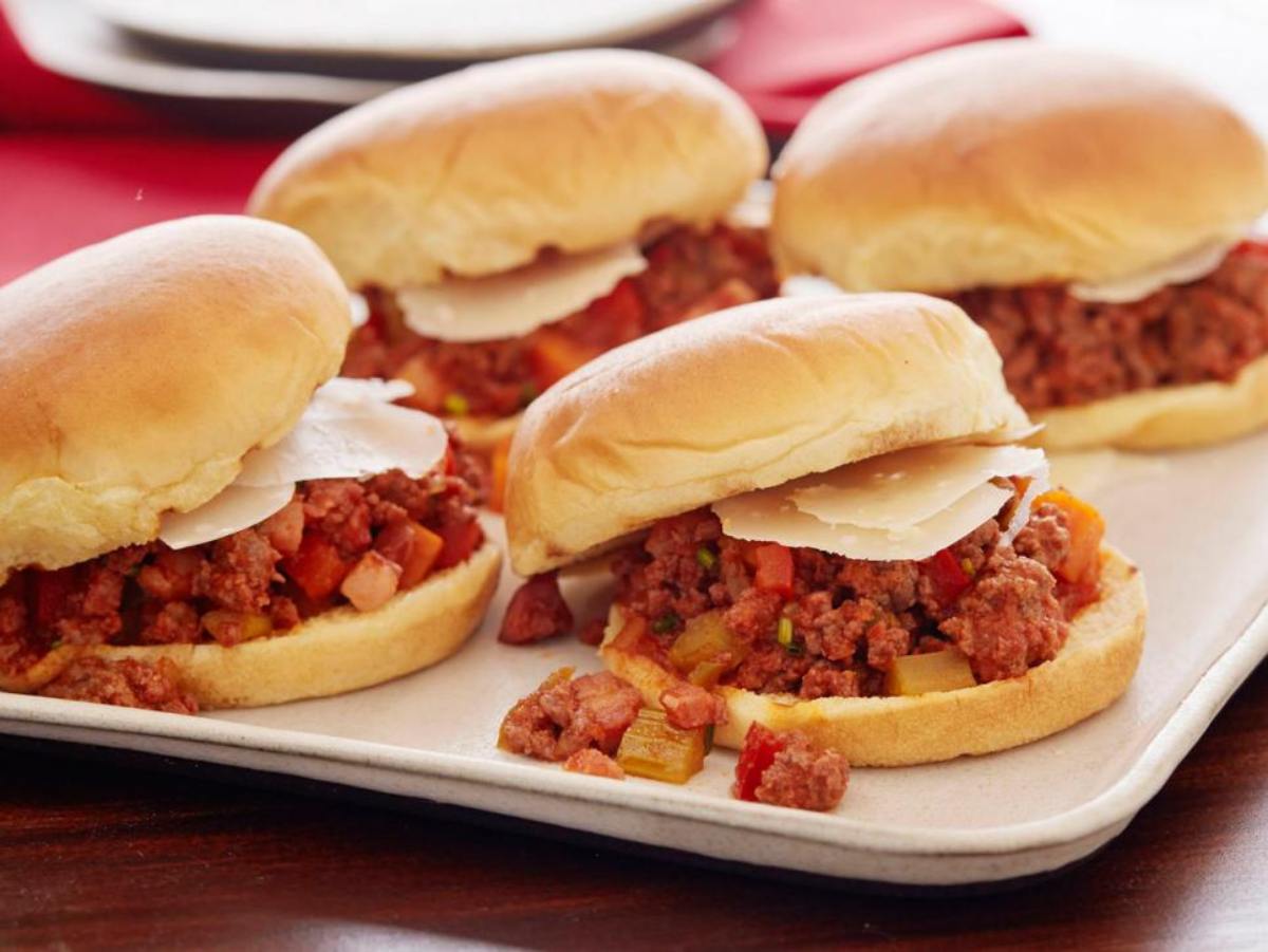 عصرانه خوشمزه ساده-ساندویچ گوشت و سبزیجات